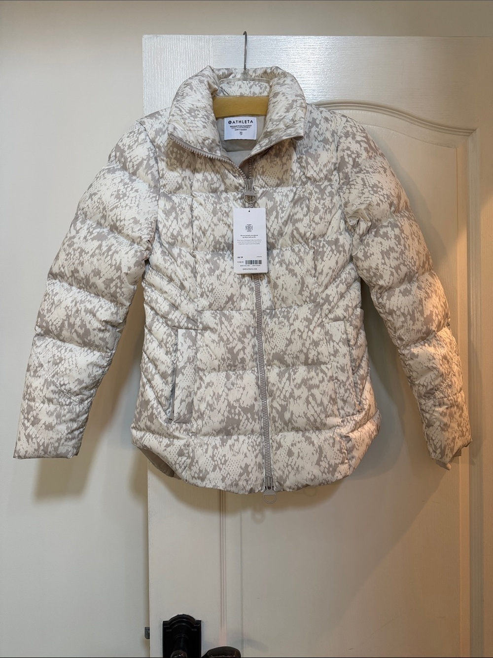 Athleta Neutral Printed Quilted Puffer Jacket